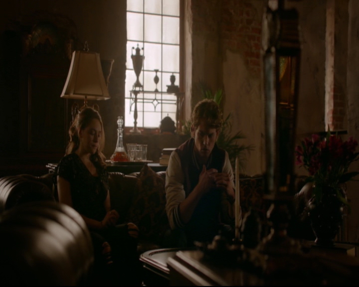 vampirediariesworld-dot-nl_TheOriginals5x02WrongTurnOnBourbon03535.jpg