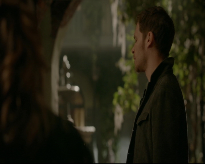 vampirediariesworld-dot-nl_TheOriginals5x02WrongTurnOnBourbon04119.jpg