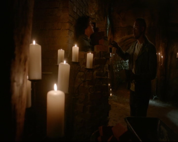 vampirediariesworld-dot-nl_TheOriginals5x02WrongTurnOnBourbon04137.jpg