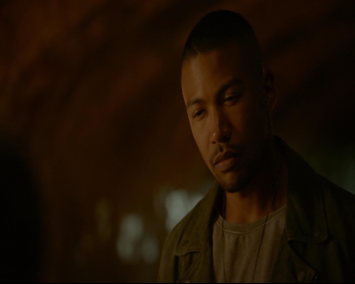 vampirediariesworld-dot-nl_TheOriginals5x02WrongTurnOnBourbon04202.jpg