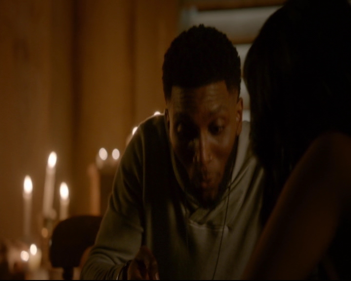 vampirediariesworld-dot-nl_TheOriginals5x02WrongTurnOnBourbon04236.jpg