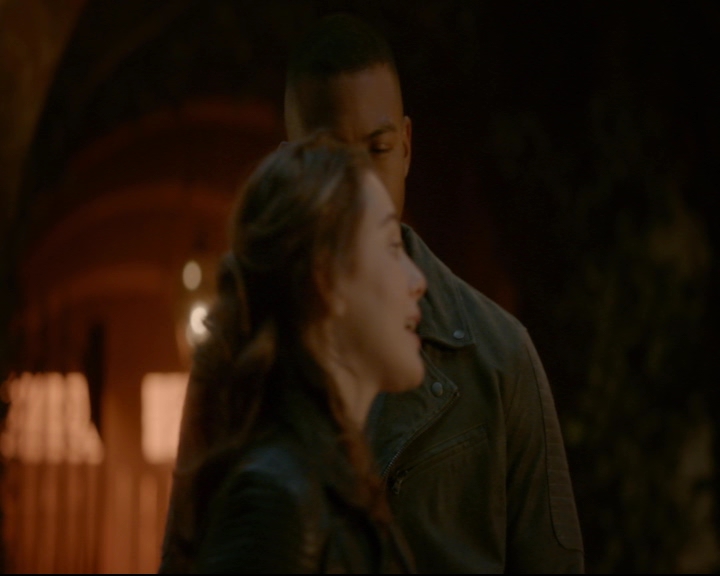 vampirediariesworld-dot-nl_TheOriginals5x02WrongTurnOnBourbon04268.jpg