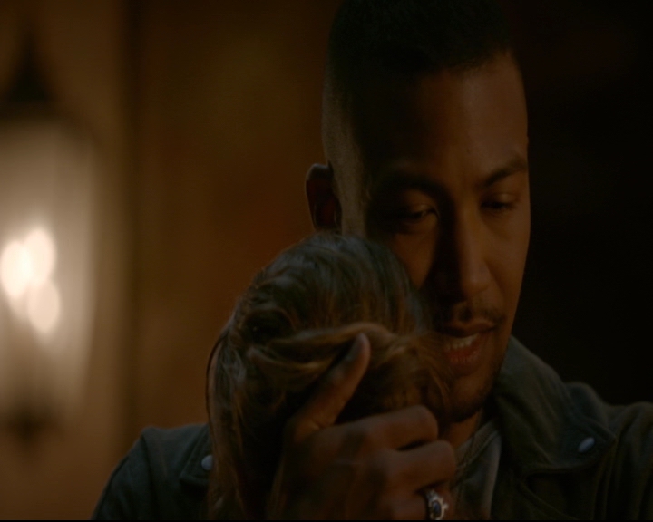 vampirediariesworld-dot-nl_TheOriginals5x02WrongTurnOnBourbon04343.jpg