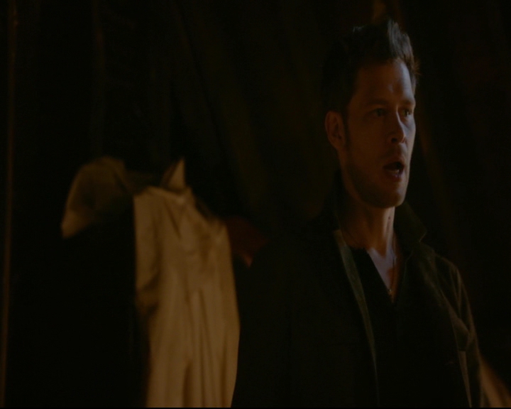 vampirediariesworld-dot-nl_TheOriginals5x02WrongTurnOnBourbon04360.jpg