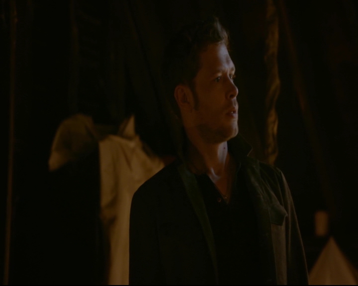 vampirediariesworld-dot-nl_TheOriginals5x02WrongTurnOnBourbon04361.jpg