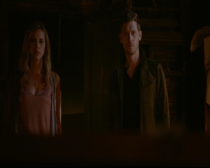 vampirediariesworld-dot-nl_TheOriginals5x02WrongTurnOnBourbon04373.jpg