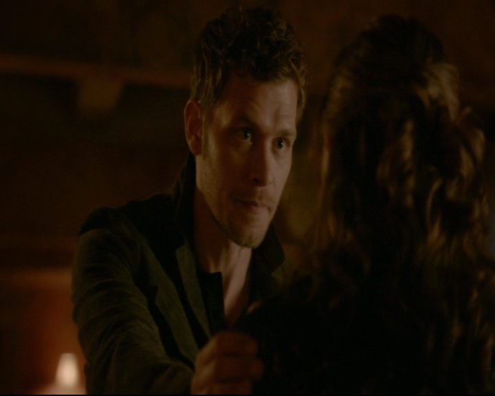 vampirediariesworld-dot-nl_TheOriginals5x02WrongTurnOnBourbon04414.jpg