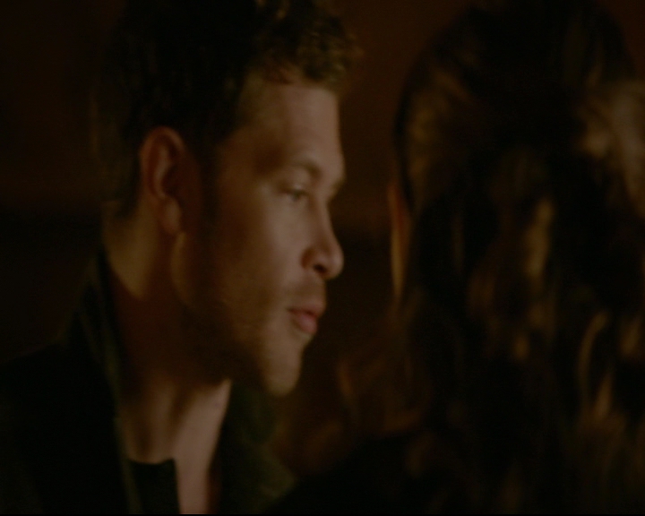 vampirediariesworld-dot-nl_TheOriginals5x02WrongTurnOnBourbon04421.jpg