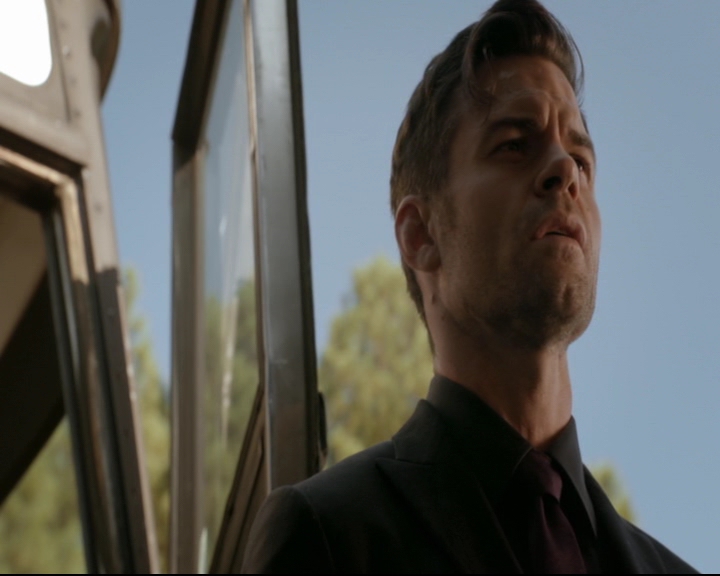 vampirediariesworld-dot-nl_TheOriginals5x03NeMeQuittePas05050.jpg