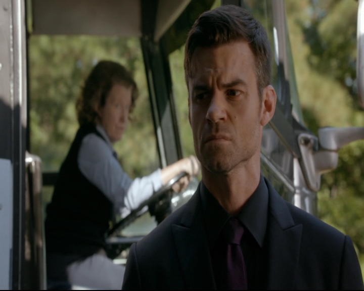 vampirediariesworld-dot-nl_TheOriginals5x03NeMeQuittePas05052.jpg