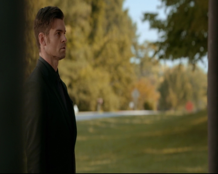 vampirediariesworld-dot-nl_TheOriginals5x03NeMeQuittePas05063.jpg