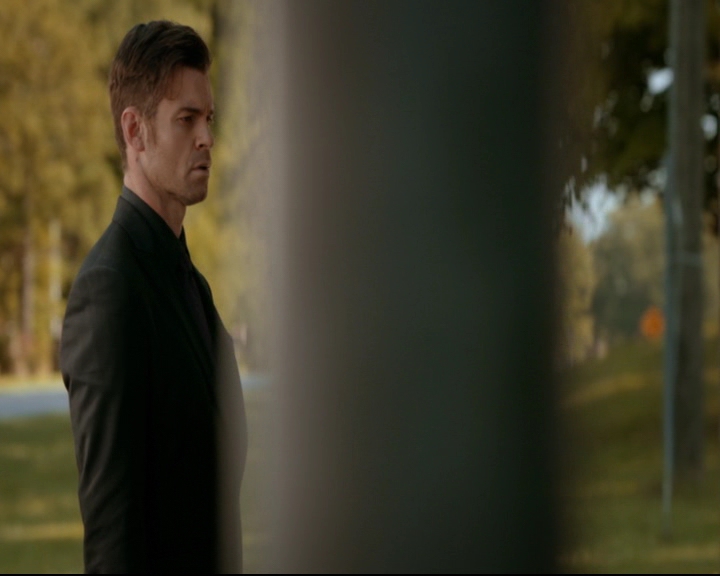 vampirediariesworld-dot-nl_TheOriginals5x03NeMeQuittePas05065.jpg