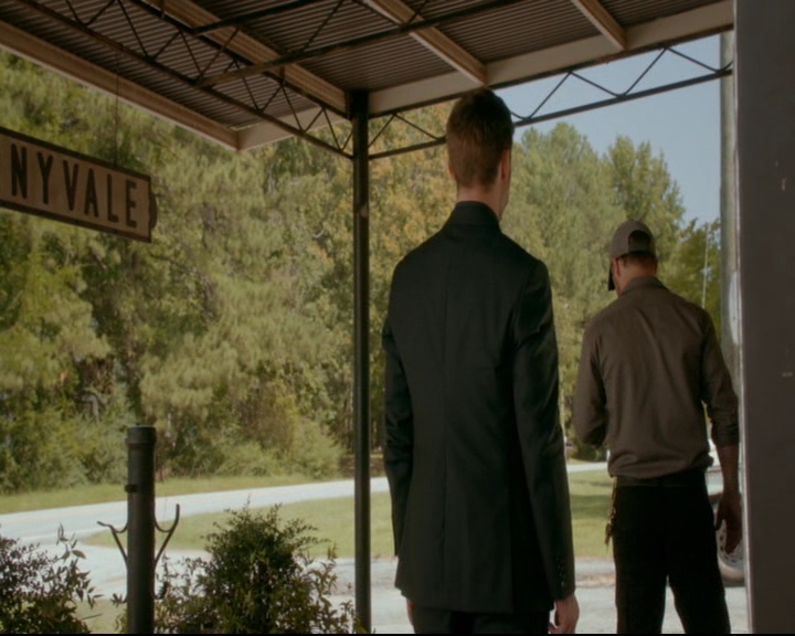 vampirediariesworld-dot-nl_TheOriginals5x03NeMeQuittePas05133.jpg