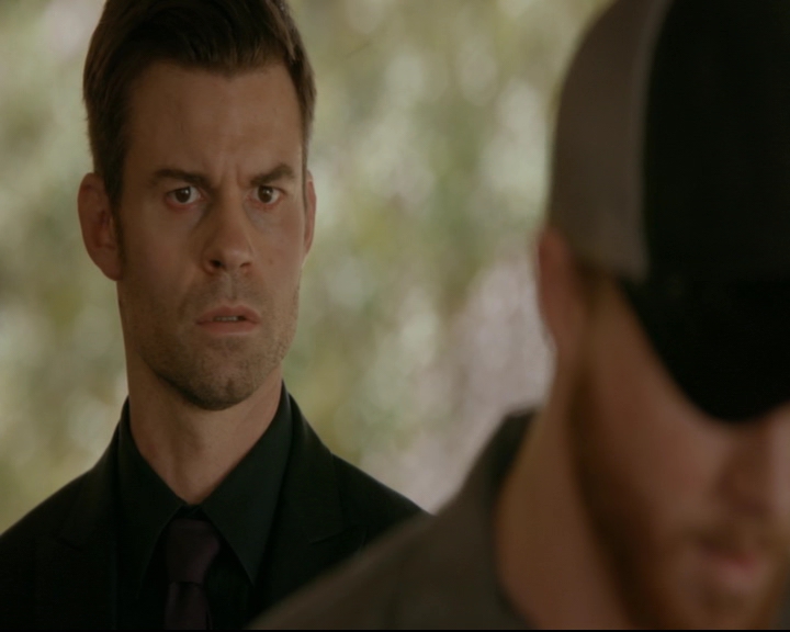 vampirediariesworld-dot-nl_TheOriginals5x03NeMeQuittePas05134.jpg