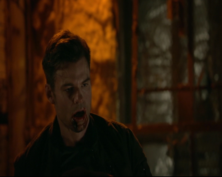 vampirediariesworld-dot-nl_TheOriginals5x03NeMeQuittePas05239.jpg