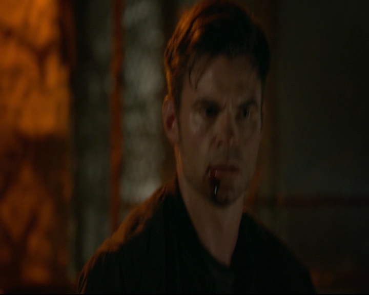 vampirediariesworld-dot-nl_TheOriginals5x03NeMeQuittePas05248.jpg