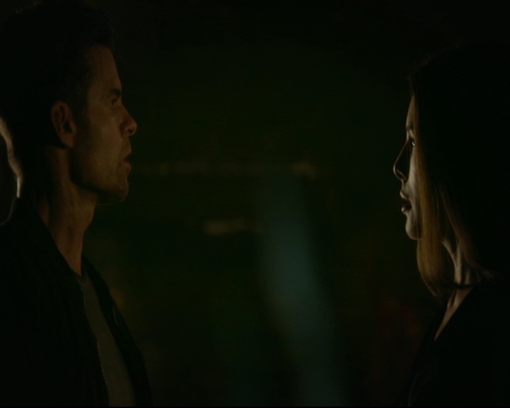 vampirediariesworld-dot-nl_TheOriginals5x03NeMeQuittePas05312.jpg