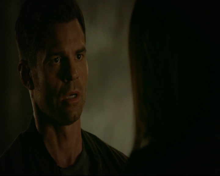 vampirediariesworld-dot-nl_TheOriginals5x03NeMeQuittePas05324.jpg