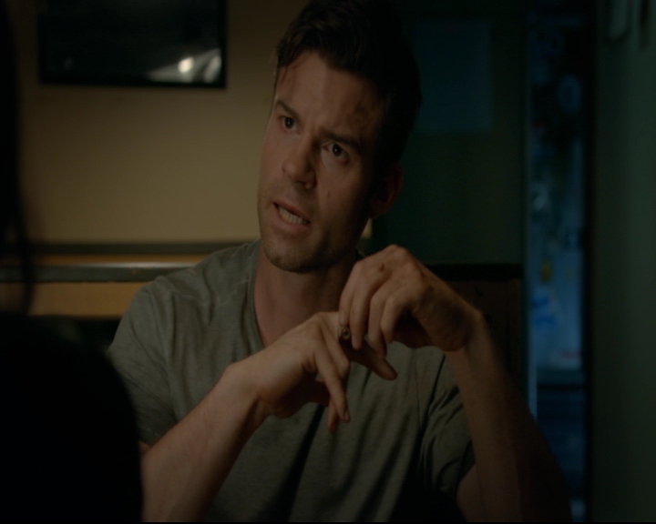 vampirediariesworld-dot-nl_TheOriginals5x03NeMeQuittePas05460.jpg