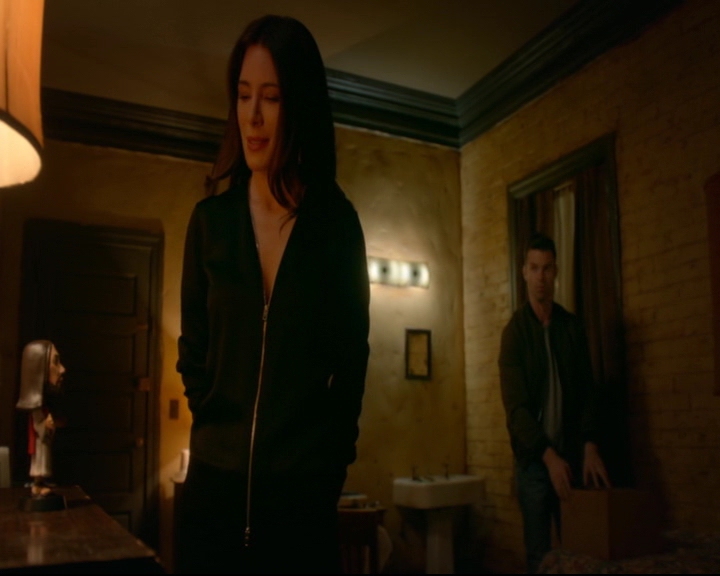 vampirediariesworld-dot-nl_TheOriginals5x03NeMeQuittePas05539.jpg