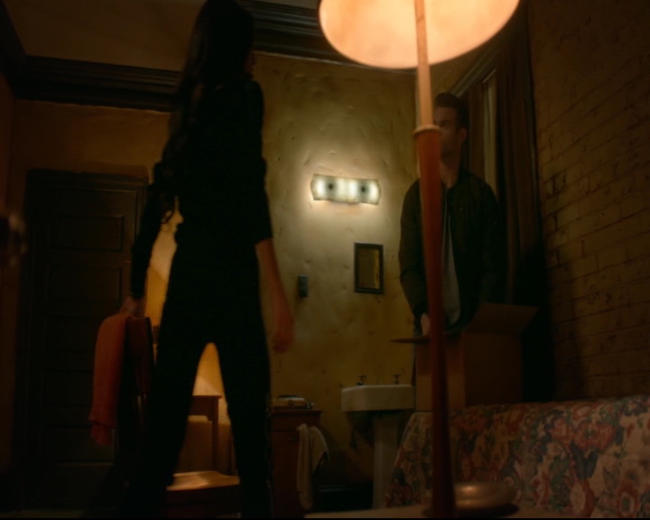 vampirediariesworld-dot-nl_TheOriginals5x03NeMeQuittePas05565.jpg