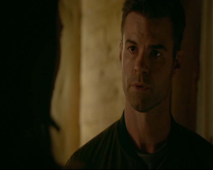 vampirediariesworld-dot-nl_TheOriginals5x03NeMeQuittePas05586.jpg