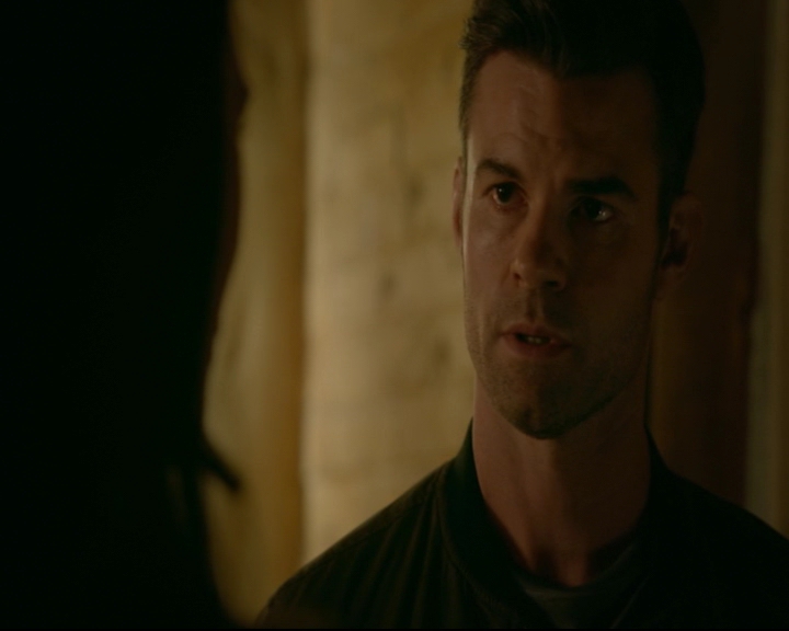 vampirediariesworld-dot-nl_TheOriginals5x03NeMeQuittePas05587.jpg