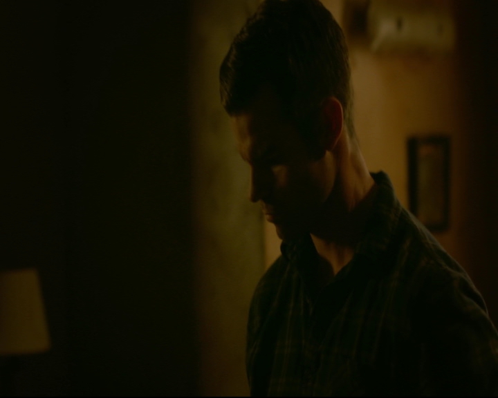 vampirediariesworld-dot-nl_TheOriginals5x03NeMeQuittePas05623.jpg