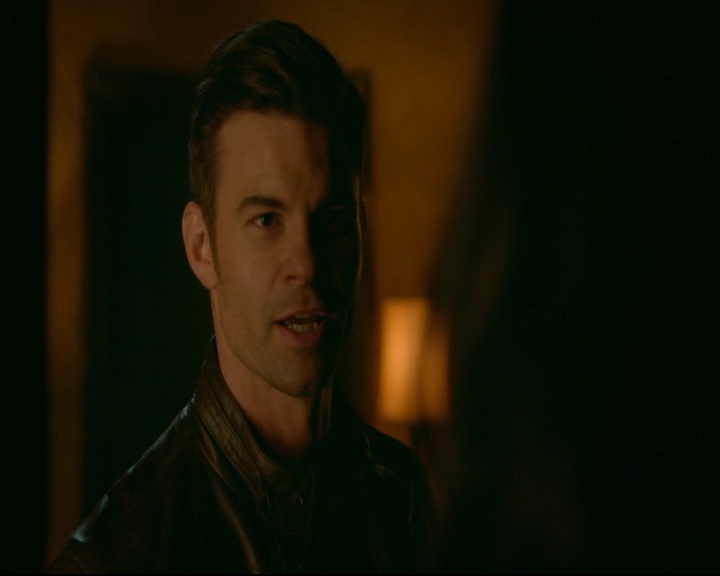 vampirediariesworld-dot-nl_TheOriginals5x03NeMeQuittePas05655.jpg