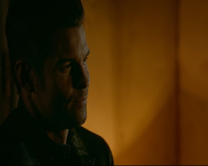 vampirediariesworld-dot-nl_TheOriginals5x03NeMeQuittePas05671.jpg