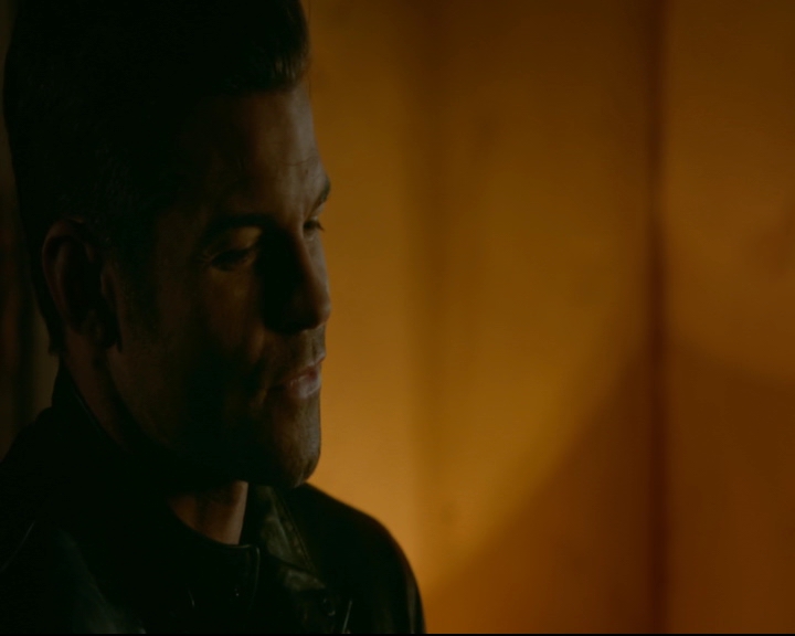 vampirediariesworld-dot-nl_TheOriginals5x03NeMeQuittePas05672.jpg