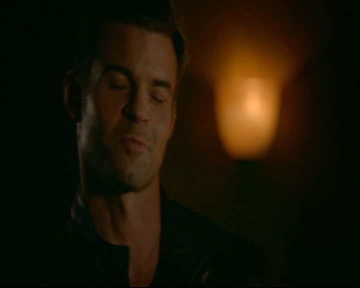 vampirediariesworld-dot-nl_TheOriginals5x03NeMeQuittePas05680.jpg