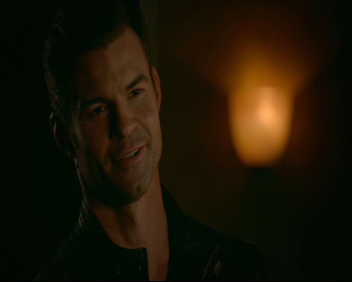 vampirediariesworld-dot-nl_TheOriginals5x03NeMeQuittePas05684.jpg