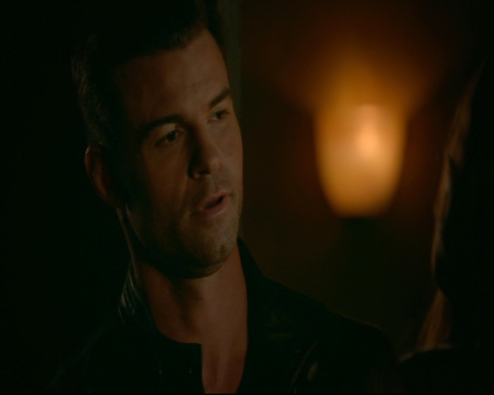 vampirediariesworld-dot-nl_TheOriginals5x03NeMeQuittePas05693.jpg