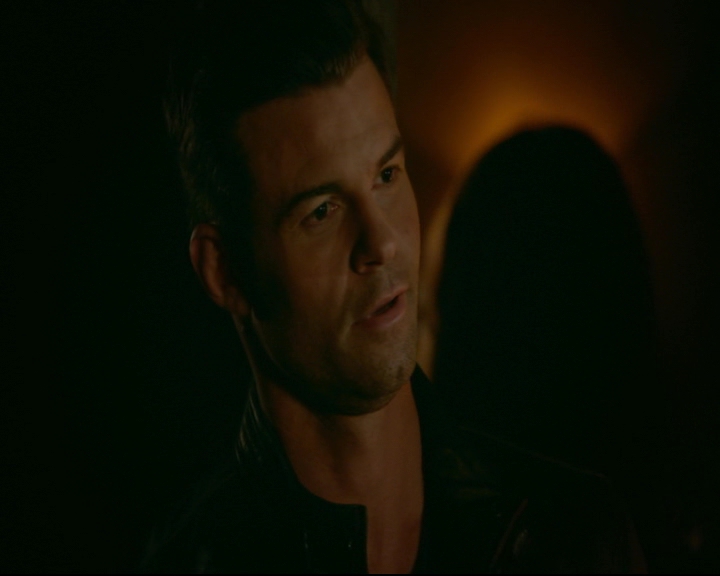 vampirediariesworld-dot-nl_TheOriginals5x03NeMeQuittePas05694.jpg