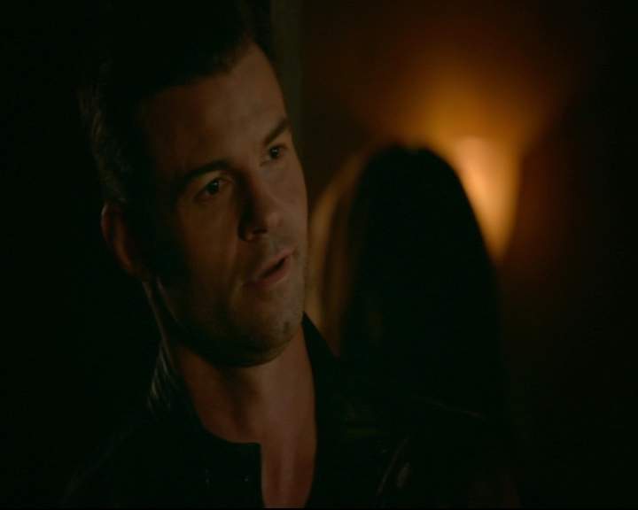 vampirediariesworld-dot-nl_TheOriginals5x03NeMeQuittePas05695.jpg