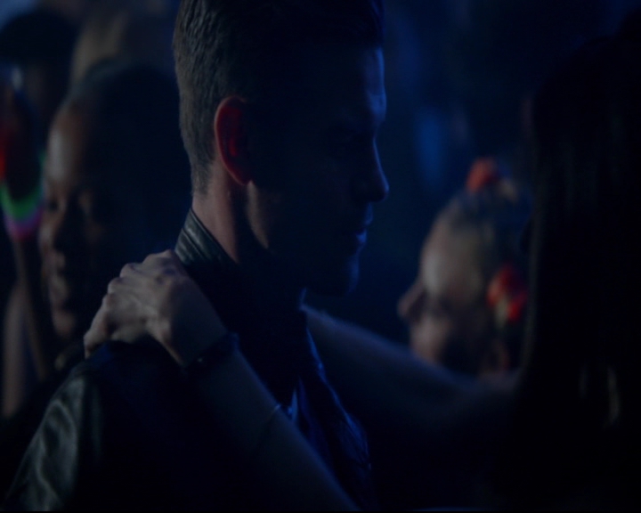 vampirediariesworld-dot-nl_TheOriginals5x03NeMeQuittePas05717.jpg