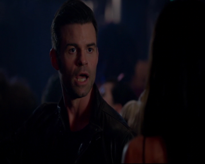 vampirediariesworld-dot-nl_TheOriginals5x03NeMeQuittePas05732.jpg