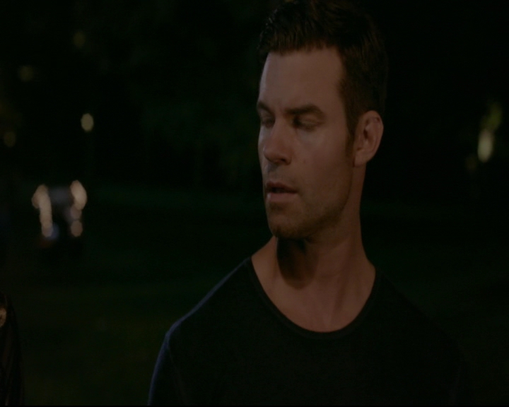 vampirediariesworld-dot-nl_TheOriginals5x03NeMeQuittePas05852.jpg