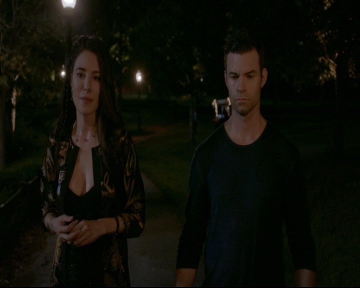 vampirediariesworld-dot-nl_TheOriginals5x03NeMeQuittePas05858.jpg