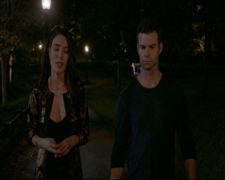 vampirediariesworld-dot-nl_TheOriginals5x03NeMeQuittePas05859.jpg
