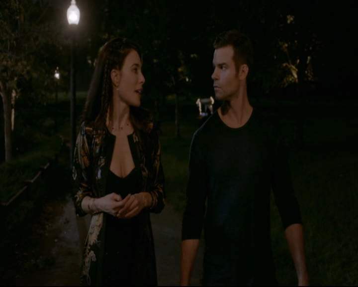 vampirediariesworld-dot-nl_TheOriginals5x03NeMeQuittePas05861.jpg