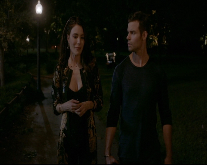 vampirediariesworld-dot-nl_TheOriginals5x03NeMeQuittePas05863.jpg