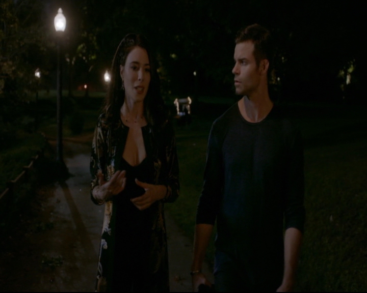 vampirediariesworld-dot-nl_TheOriginals5x03NeMeQuittePas05864.jpg