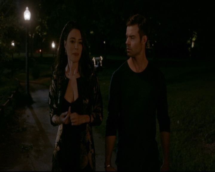 vampirediariesworld-dot-nl_TheOriginals5x03NeMeQuittePas05865.jpg