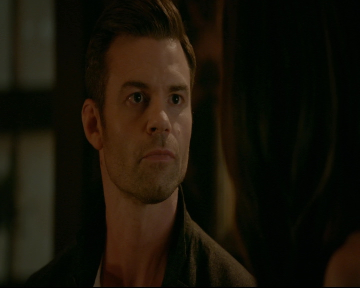 vampirediariesworld-dot-nl_TheOriginals5x03NeMeQuittePas06555.jpg