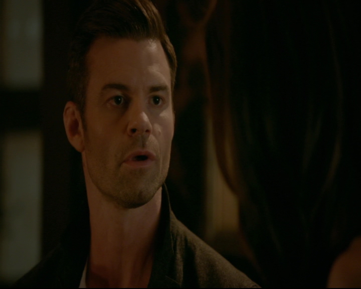 vampirediariesworld-dot-nl_TheOriginals5x03NeMeQuittePas06556.jpg