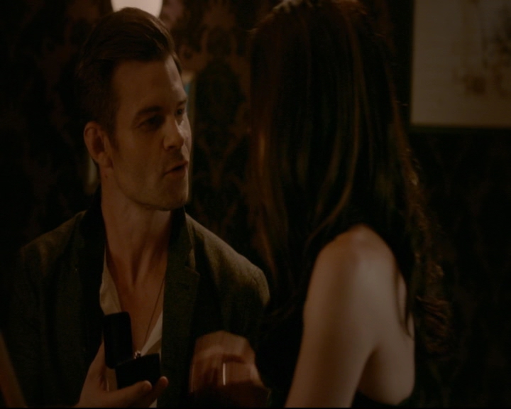 vampirediariesworld-dot-nl_TheOriginals5x03NeMeQuittePas06567.jpg