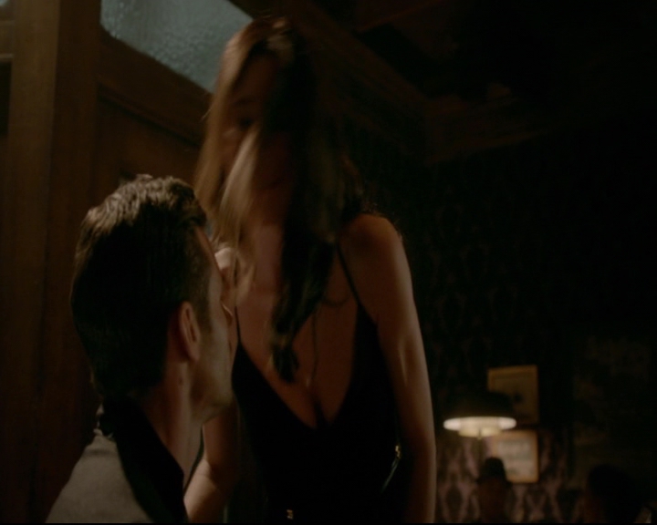 vampirediariesworld-dot-nl_TheOriginals5x03NeMeQuittePas06572.jpg