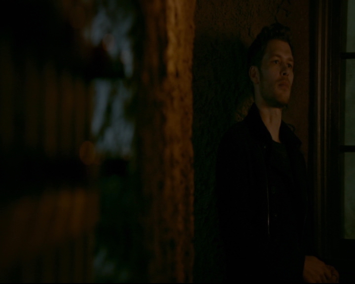 vampirediariesworld-dot-nl_TheOriginals5x03NeMeQuittePas06601.jpg